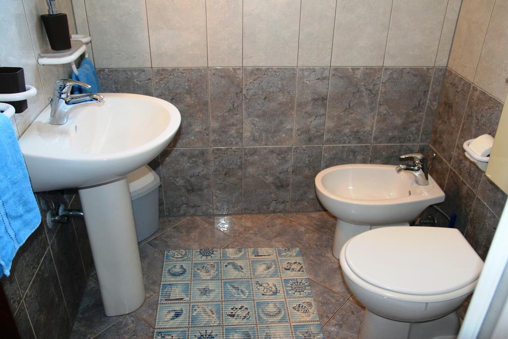 Korsa Apartment Sveti Lovreč Pazenatički Esterno foto