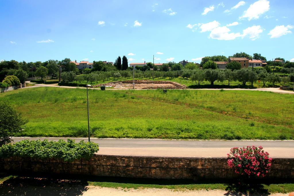 Korsa Apartment Sveti Lovreč Pazenatički Esterno foto